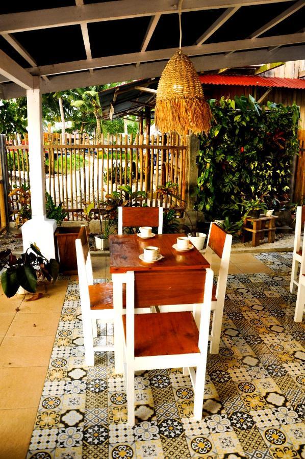 Crow'S Nest Hotel Tua Pejat Екстериор снимка